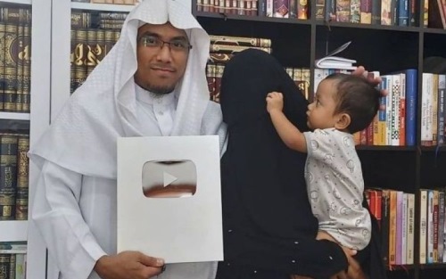 Istri Ustadz Maaher Dapat Donasi Lebih Rp 1,2 M