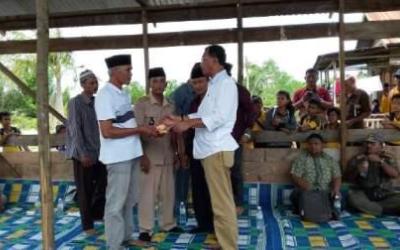 Bupati Rohil Anggarkan Pembangunan Masjid Disambar Petir di Palika