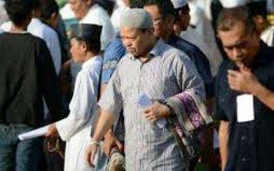 Moment Salat Id di Rutan Cipinang, Sutan Bhatoegana Berdoa Segera Bebas