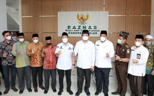 Ketua BAZ Pusat Puji Gedung Baznas Kabupaten Siak