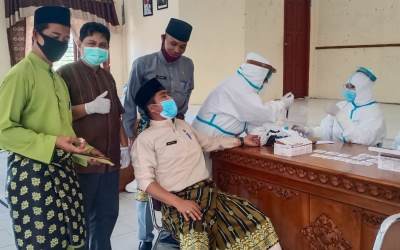 Tim Gugus Tugas Sungai Apit Ikuti Ravid Tes di Kantor Camat