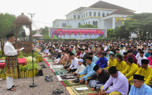 Wabup Bagus Sholat Ied Bersama Masyarakat Negeri Junjungan