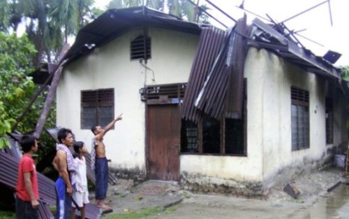 Puluhan Rumah Rusak Dihantam Puting Beliung di Sumut