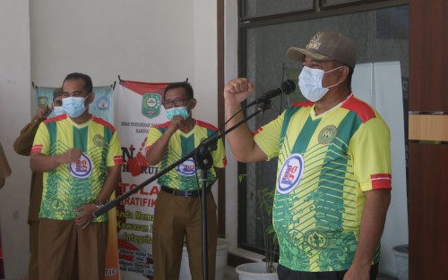 Bupati Alfedri Lepas Kontingen Porseni PGRI Kabupaten Siak