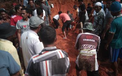 2 Warga Koto Masjid Tertimbun Tanah Saat Goro