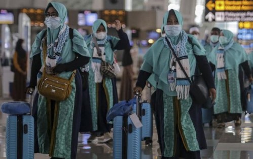 Kemenag Setop Sementara Penerbangan Umrah