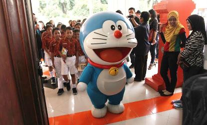 Pos Indonesia Ajak Siswa Cintai Budaya Bangsa di Surabaya