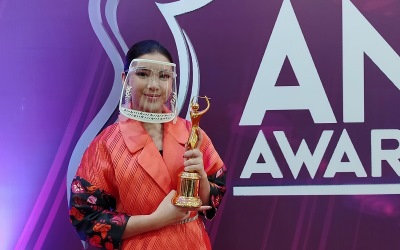 Tiara Andini Menangis Terima AMI Awards 2020
