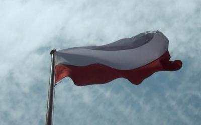 Bendera Terbalik, Dinas Pendidikan Tawarkan Uang kepada Wartawan