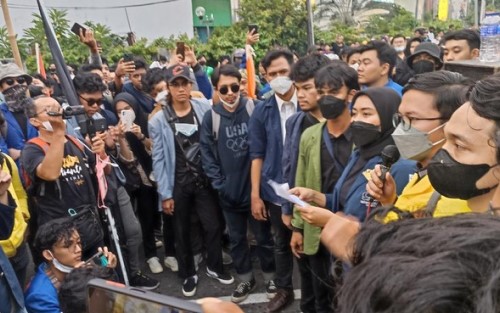 Mahasiswa Ancam Demo Jika Jabatan Jokowi Diperpanjang