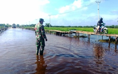 Banjir Rendam Jalinprov Sontang Mulai Surut