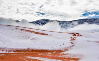 Dalam 4 Dekade, Salju Kembali Turun di Gurun Sahara