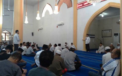 Tak Terima Gaji, Guru Bantu Mengadu ke Gubri