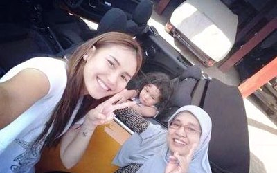 Ayu Ting Ting Pamer Mini Cooper Pemberian Raffi?