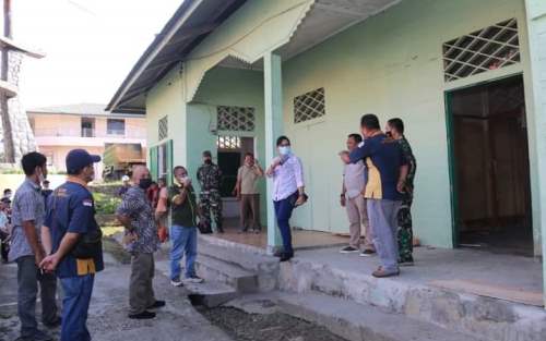 Pemko Gunungsitoli Bongkar Gedung Eks Kanminvetcad I/17