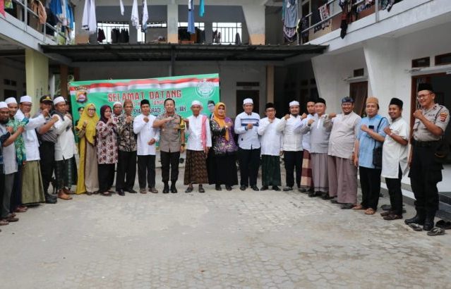 Polisi Ajak Pesantren Lawan Radikalisme