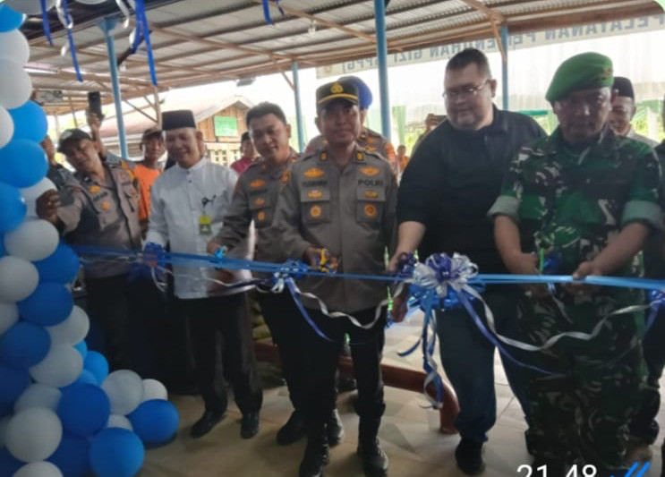 Pra Launcing Dapur SPPG, Pengusaha Akiong Berikan Sembako di 4 Kampung