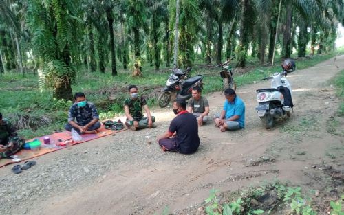 Tak Kenal Tempat, Satgas TMMD Gencar Lakukan Komsos