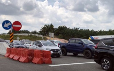 Libur, Antrean Pintu Tol Pekanbaru - Dumai Capai 1 KM