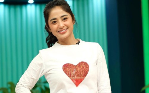 Dewi Perssik Ingin Berbagi, Alasannya Bikin Haru