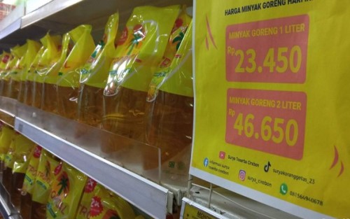 Stok Minyak Goreng Melimpah, Ganjar: Turunkan Harganya!