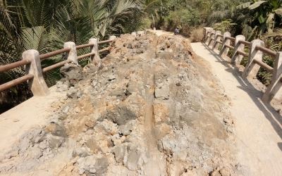 Jembatan Diblokir, Warga Kutuk Keuchik Gampong