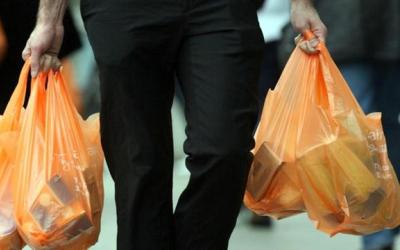 Kantong Plastik Bakal Kena Cukai Rp 200/Lembar