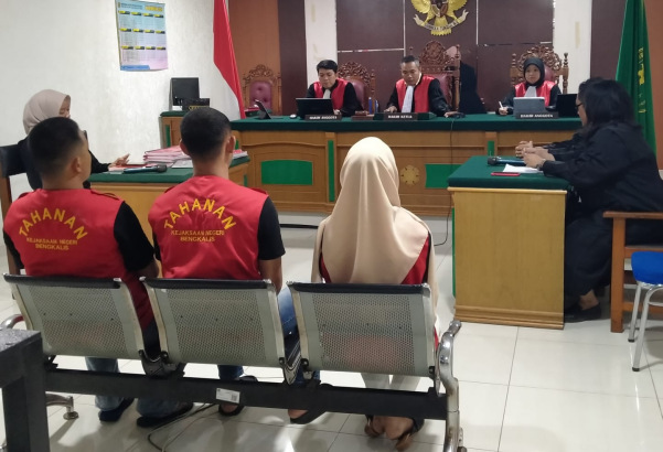 JPU Belum Hadirkan Saksi, Sidang Sabu Sindi dan Mantan Polisi Ditunda
