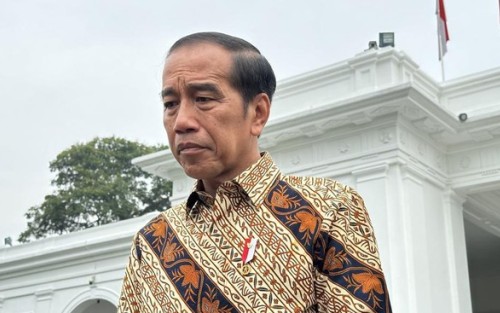 Jangan Panik! Kasus COVID 'Ngegas' Jelang Nataru, Jokowi Bilang Gini