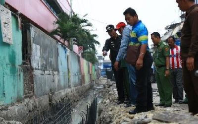 Wako Pekanbaru Sidak Pembangunan Parit Jalan
