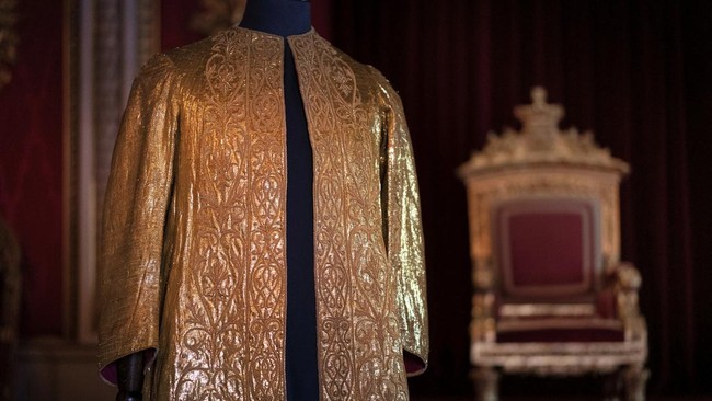 Raja Charles Bakal Pakai Jubah Emas Bekas Leluhurnya untuk Penobatan