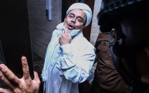 Divonis 4 Tahun Penjara, Rizieq Shihab Akan Banding 