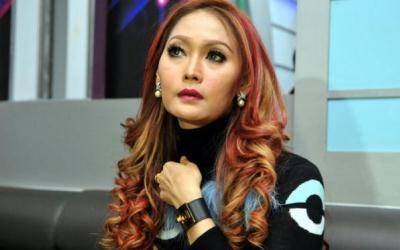 Ini Kata Inul, Karaokenya Ada Penari Bugil?