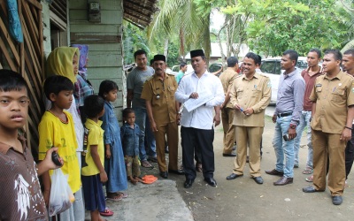 Bupati Kembali Serahkan Bantuan Rumah untuk Warga Miskin