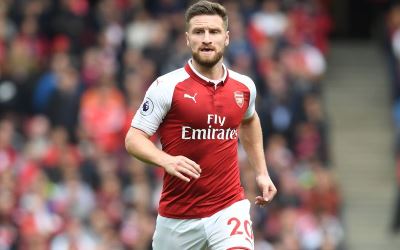 Barcelona Datangkan Bek Tak Terpakai Arsenal