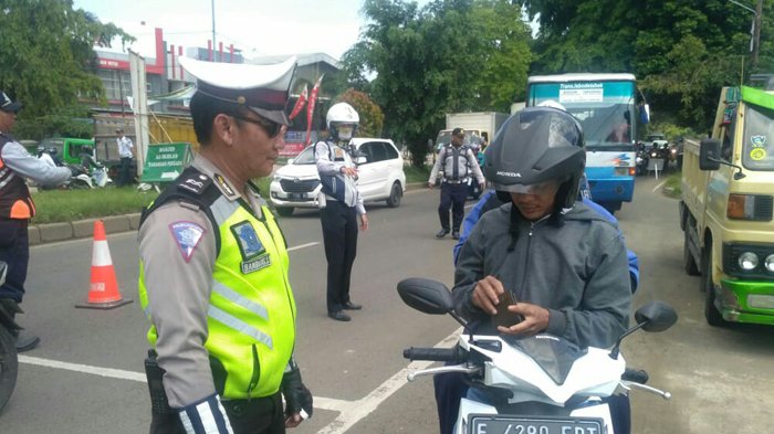 Polantas Tak Beri Tilang Pengendara yang Langgar PSBB