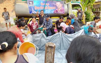 Bencana Kekeringan Ponorogo, Politisi Ikut Bantu Air Bersih