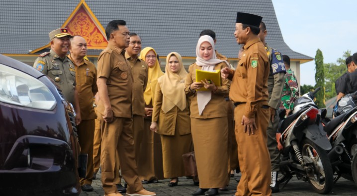 Cek Kendaraan Dinas, Bupati Asmar : Permasalahan Aset Segera Diselesaikan