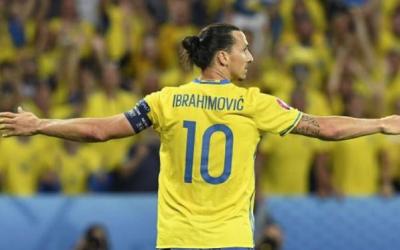 Roma Berniat Gagalkan Transfer Ibrahimovic ke MU