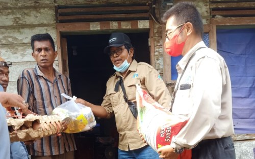 IWO Siak Salurkan Sembako Kepada Warga Kurang Mampu