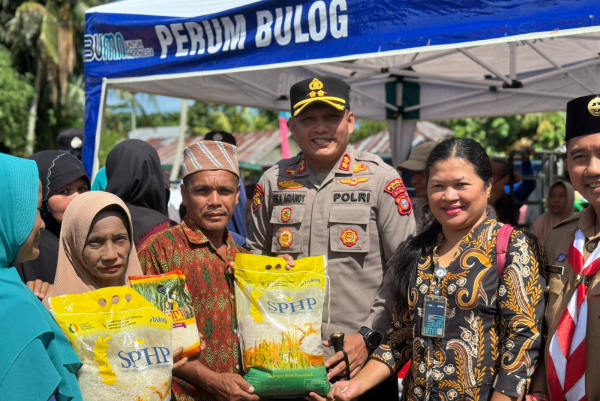 Warga Siak Serbu Beras dan Gula Premium di Lapak Gerakan Pangan Murah