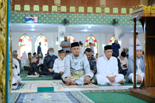 Wabup Syamsurizal Ikuti Salat Idul Adha Perdana Setelah Dilantik