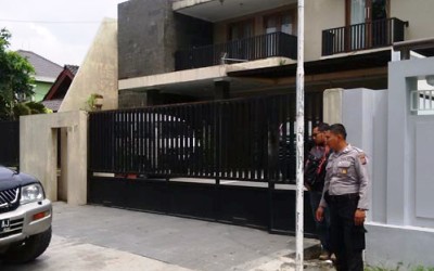 KPK Obok-obok Rumah Edison Marudut