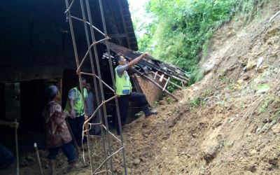 Giliran Rumah Warga Jumbleng Disapu Tanah Longsor