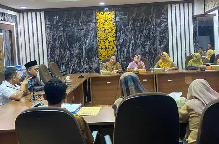 Ketua DPRD Pekanbaru Terima Rombongan Guru Honor Non Database