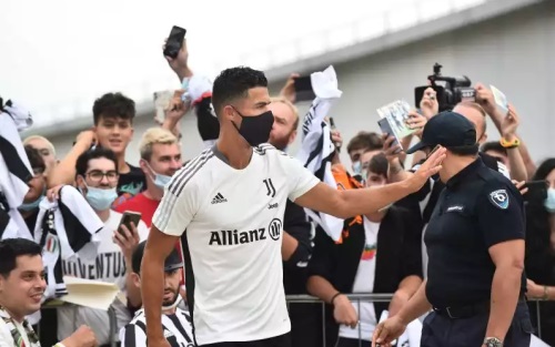 Juventus Akan Lepas Ronaldo Seharga 25 Juta Euro 