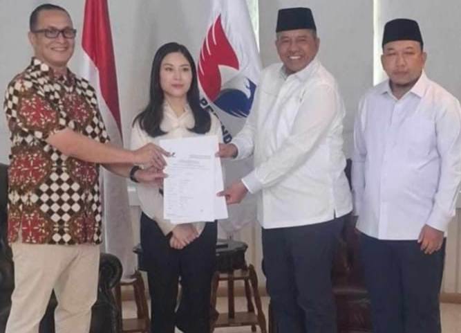 Dukung Alfedri-Husni: Ketum Perindo Serahkan Surat Rekomendasi B1 KWK