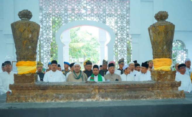 Ziarah Makam Bentuk Terimakasih dan Doa Atas Jasa Para Sultan Siak