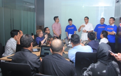 Anggawira Ancam Gugat Ketua Tim Pemenangan Ahok