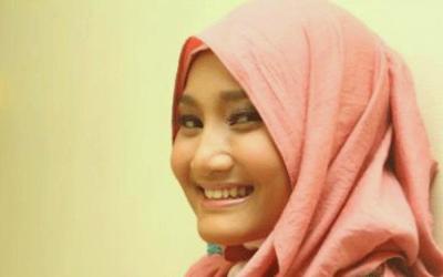 Model Hijab Favorit Fatin Shidqia yang Bikin Tirus